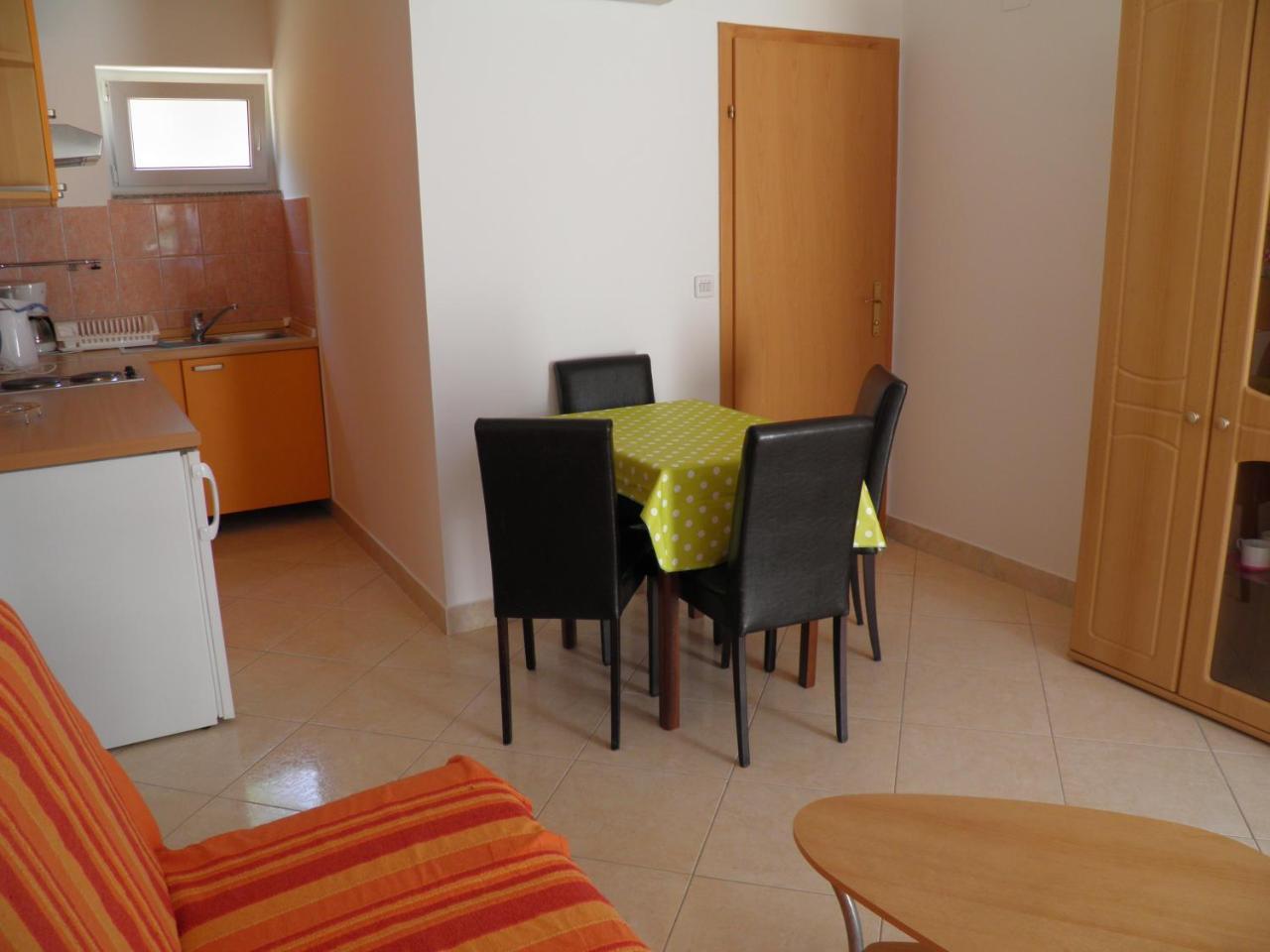 Apartments Pintar Zarok Baška Buitenkant foto