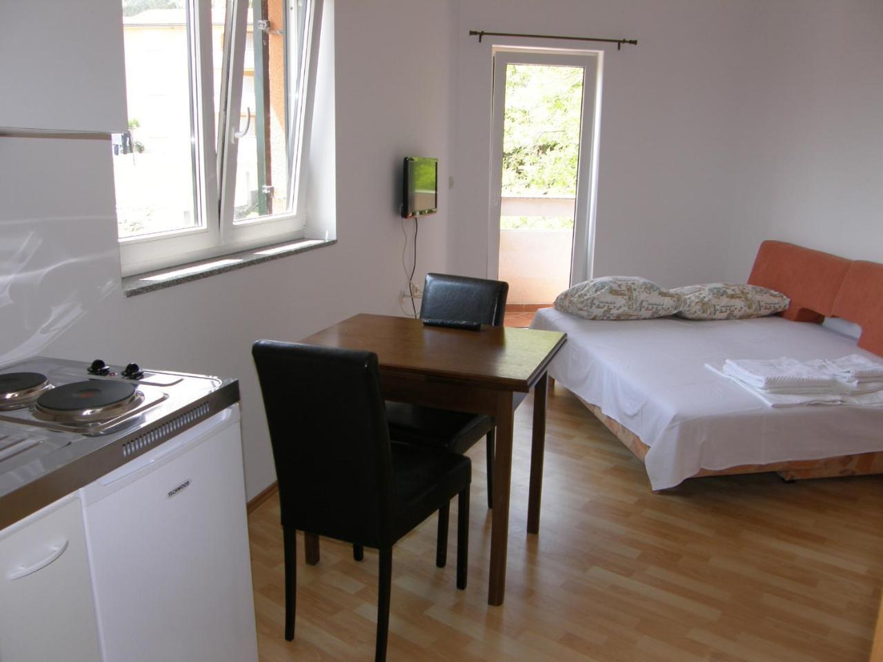 Apartments Pintar Zarok Baška Buitenkant foto